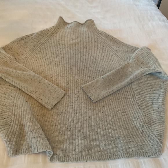 Club Monaco Emma Cashmere Sweater - Picture 5 of 9